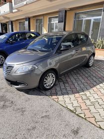 Lancia Ypsilon 1.2 gpl grigio 2015