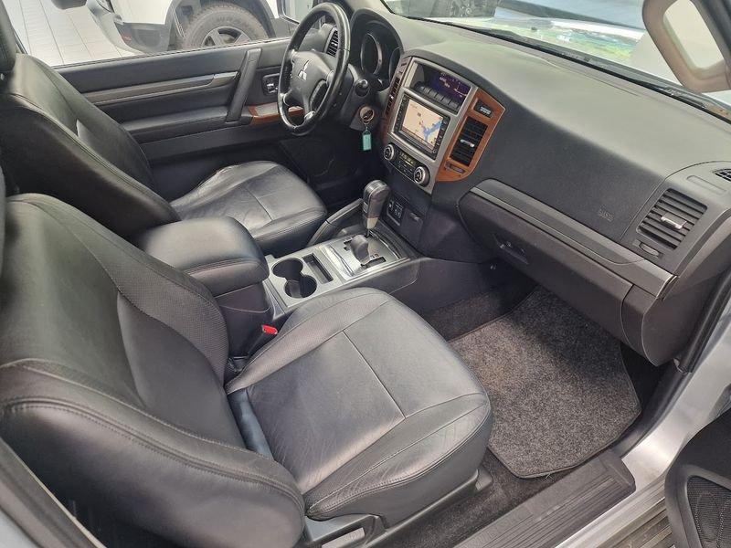 Mitsubishi Pajero Pajero 3.2 DI-D 16V 3p. Instyle AUTOCARRO N1 2 POSTI