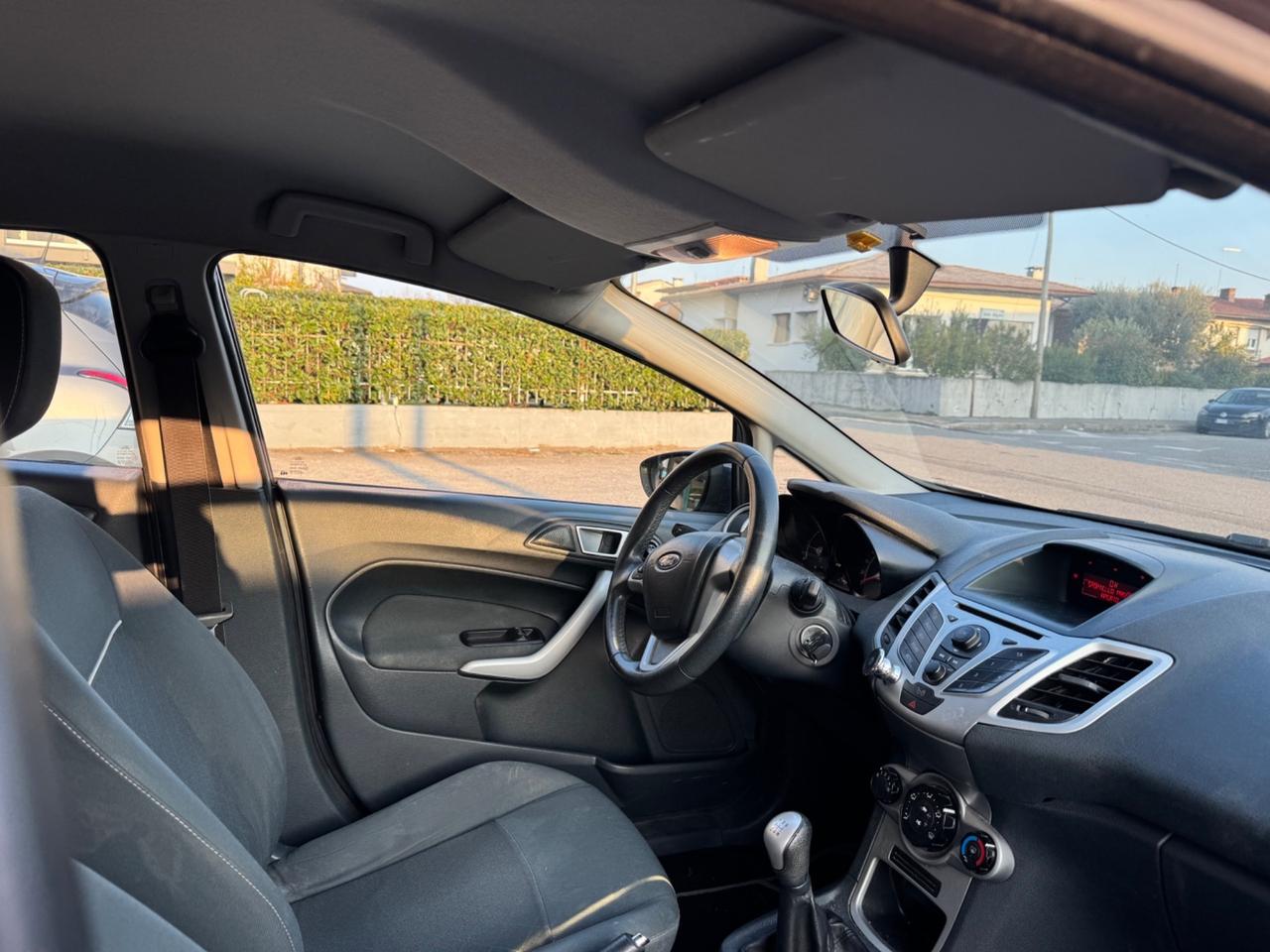 Ford Fiesta 1.4 TDCi 70CV 5 porte Titanium