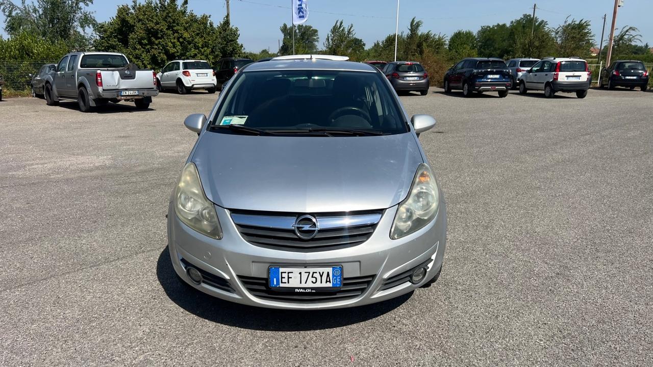 Opel Corsa 1.2 5 porte Cosmo