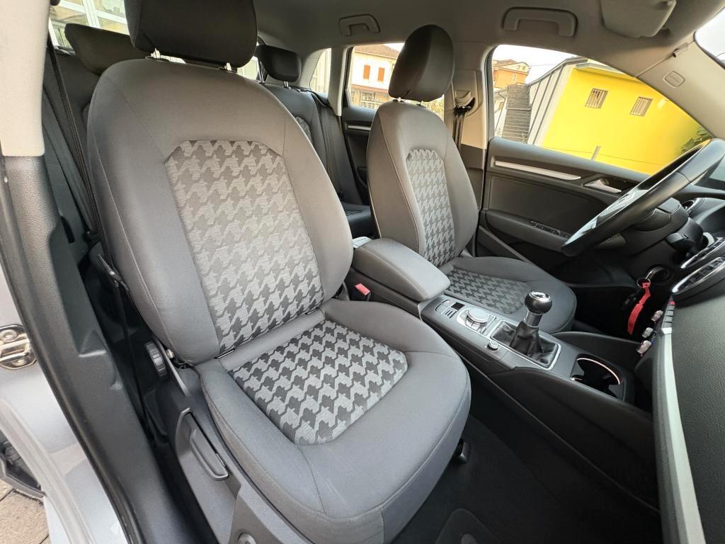Audi A3 Sportback 1.6 TDI 110cv Ambiente