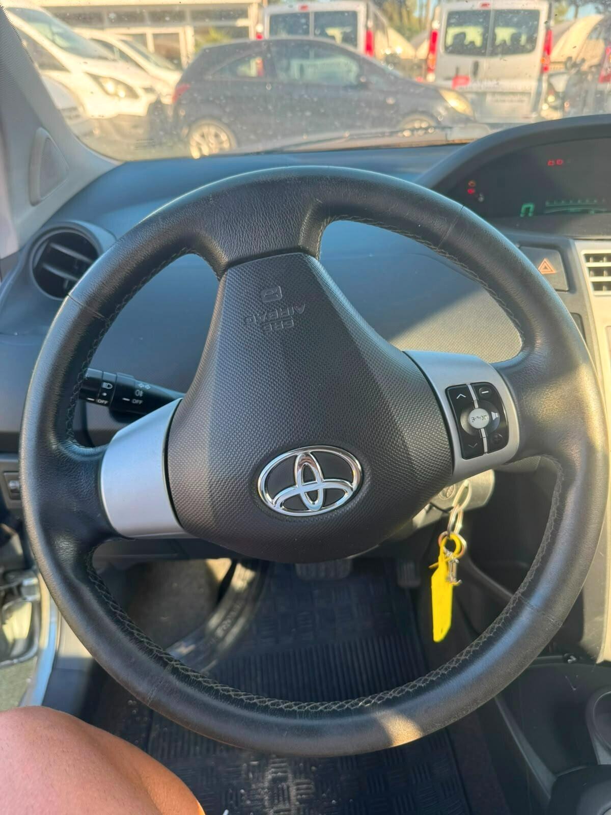 Toyota Yaris 1.0 3 porte