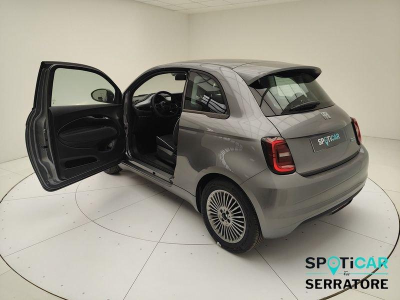 FIAT 500e La Nuova 500 Nuova 500 Hatchback My23 La Nuova 500 - 320 Berlina