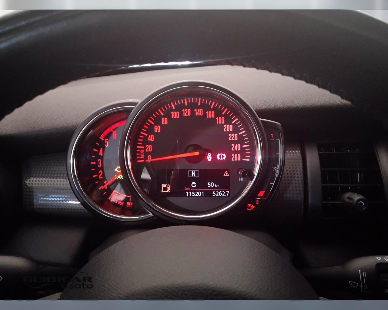 MINI Mini IV F55 2018 5p - Mini 5p 1.5 Cooper D Business XL