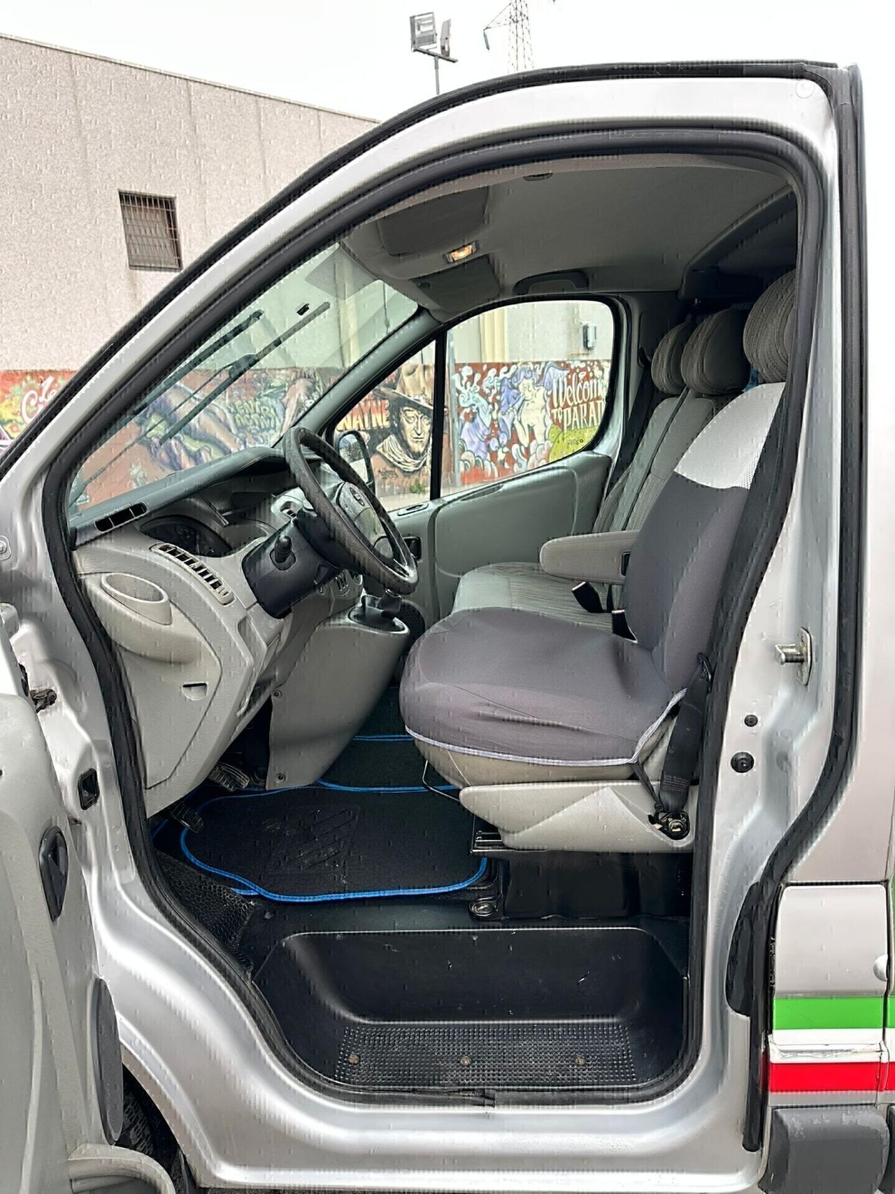 NISSAN PRIMASTAR CON 6 POSTI SUPER PREZZO!