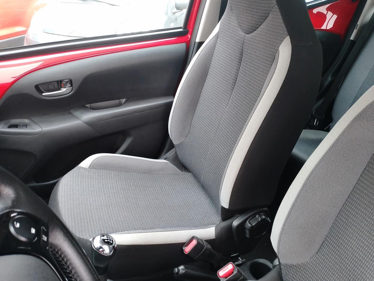 Toyota Aygo Connect 1.0 VVT-i 72 CV 5 porte x-clusiv