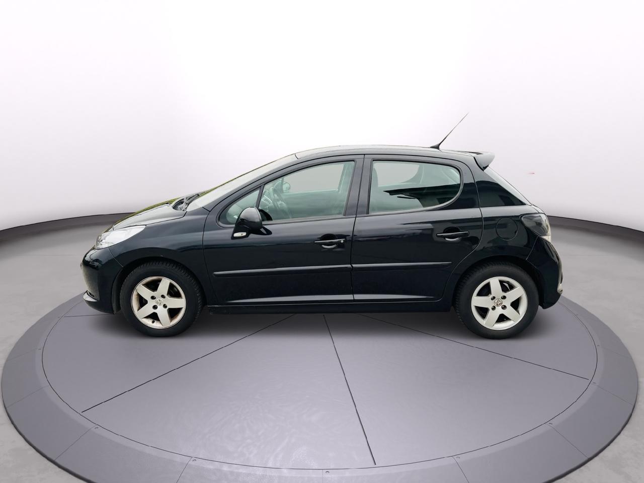 Peugeot 207 1.4 HDi anno 2009 neo patentati