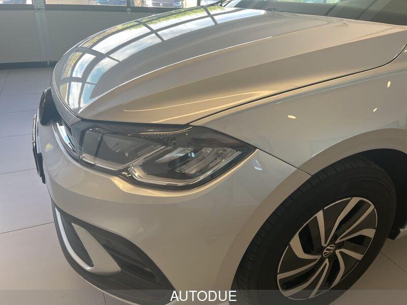 Volkswagen Polo VI 2022 1.0 tsi Life 95cv dsg