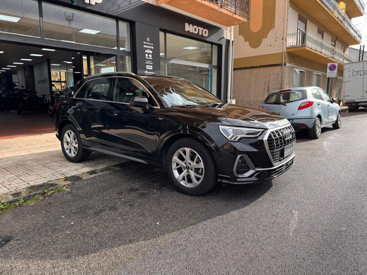 Audi Q3 35 TDI S tronic line edition TUA DA 400€ ANTICIPO 0
