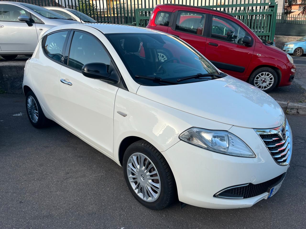 Lancia Ypsilon 1.2 69 CV 5 porte GPL Ecochic Silver