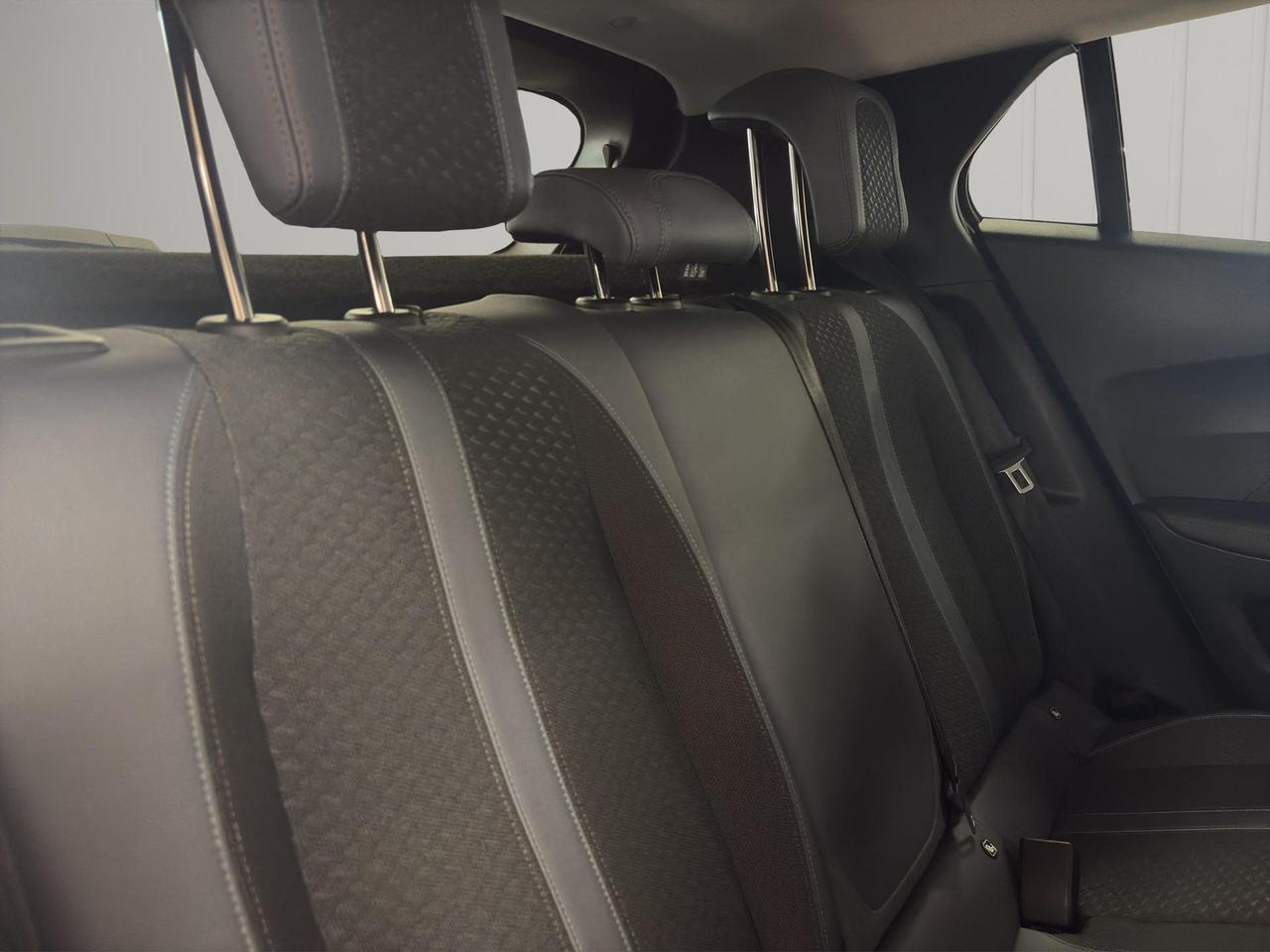 Peugeot 2008 1.2 puretech Allure Pack s&s 130cv