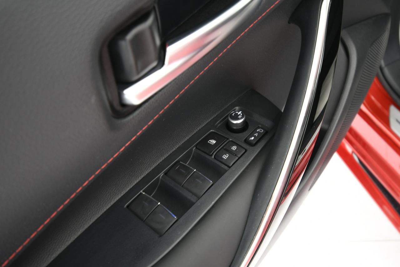 TOYOTA Corolla 2.0h GR Sport cvt CAMERA+ACC+APP CONNECT