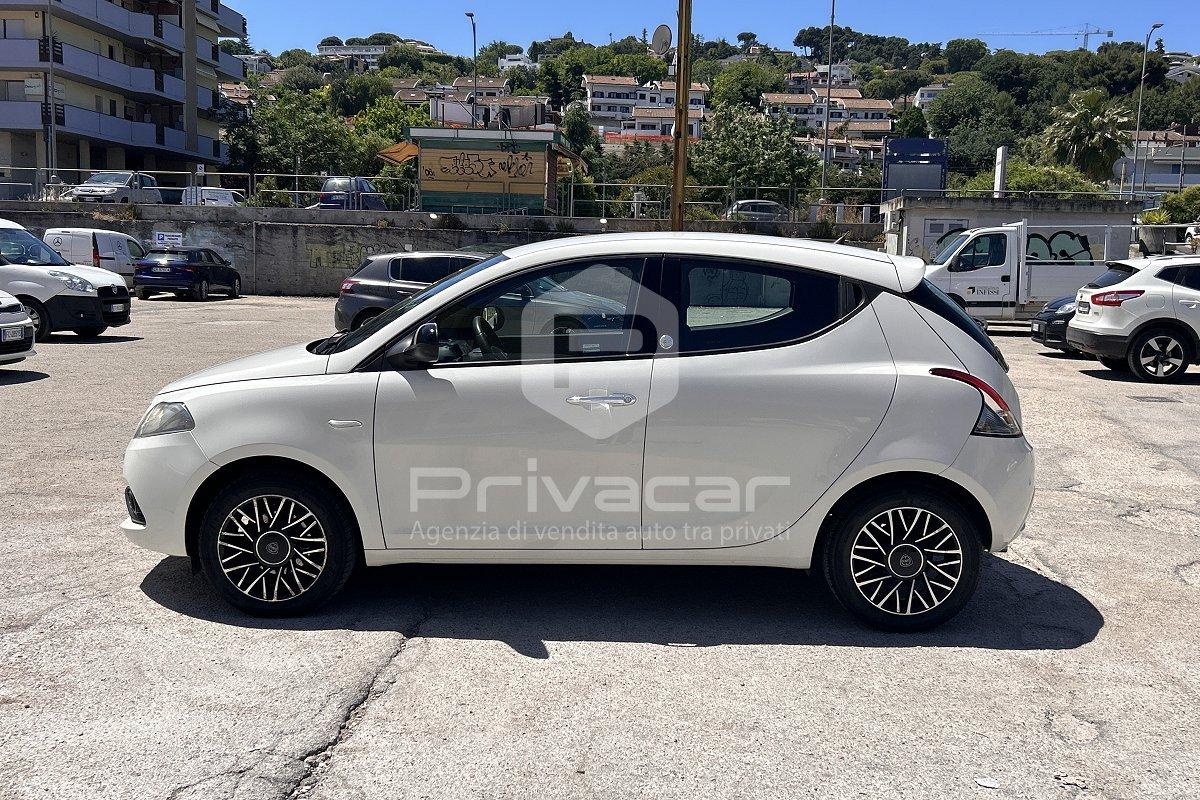 LANCIA Ypsilon 1.2 69 CV 5 porte GPL Ecochic Gold