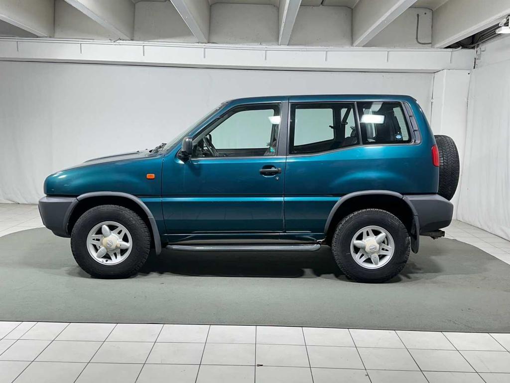 Nissan Terrano 2.7 td SE HT 3p