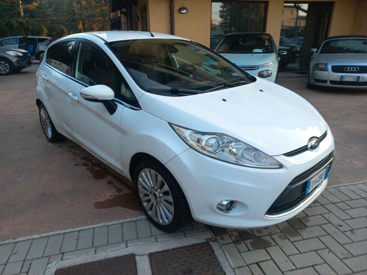 Ford Fiesta 1.4 96 CV AUTOMATICA TITANIUM