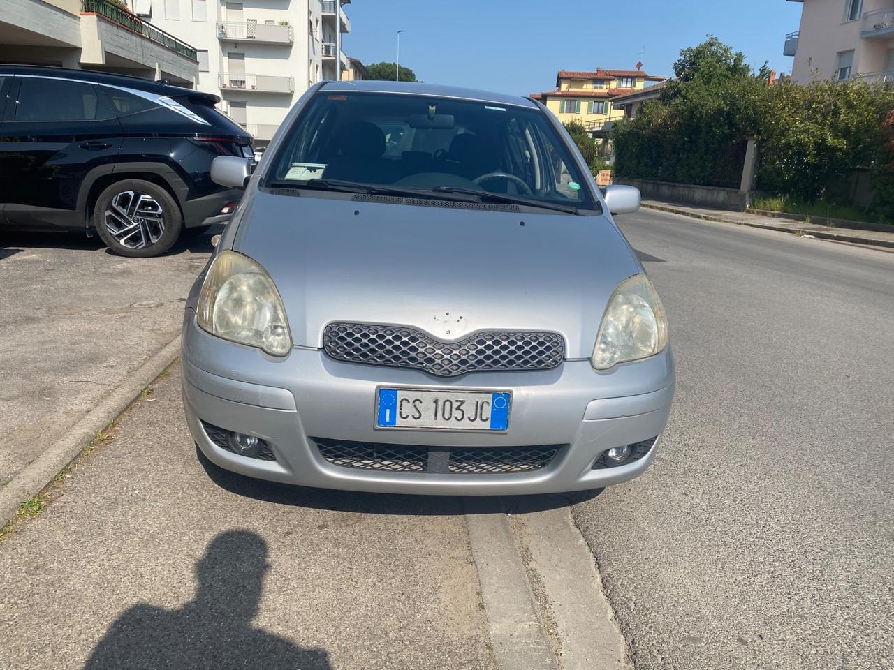 Toyota Yaris 1.0i 16V cat 5 porte Sol