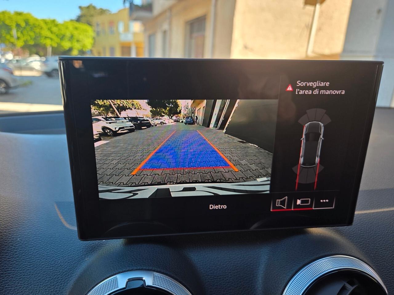 Audi Q2 30 TDI IDENTITY BLACK