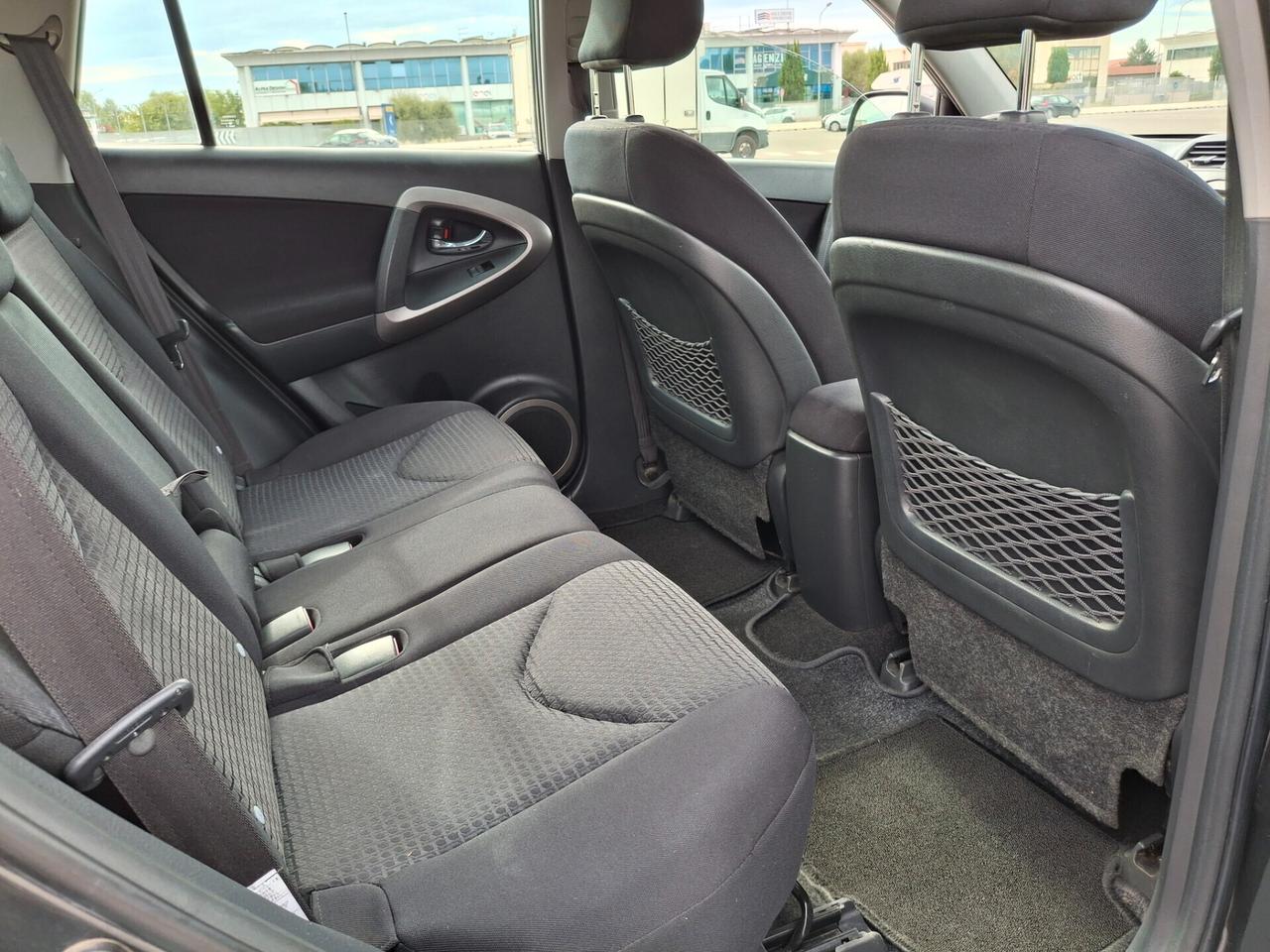 Toyota RAV 4 2.2 D-4D-DIESEL*PERFETTA*