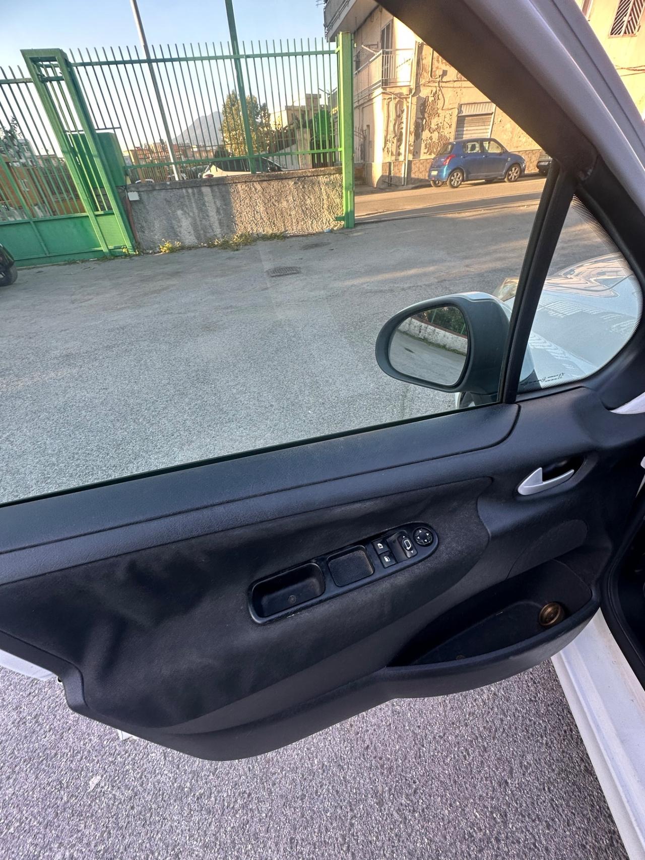 Peugeot 207 Plus 1.4 8V 75CV 5p. ECO GPL