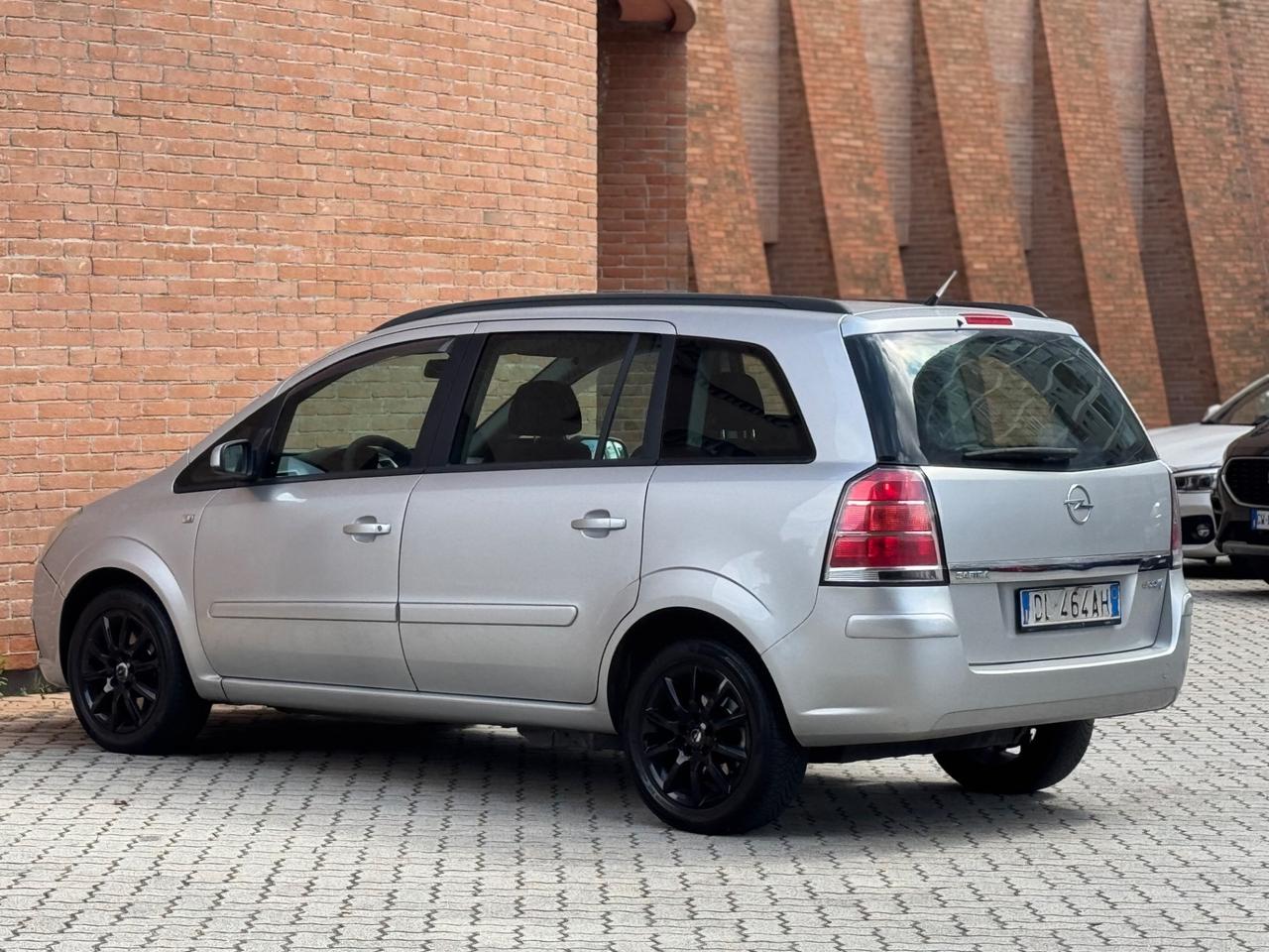 Opel Zafira 1.6 16V ecoM 94CV Cosmo