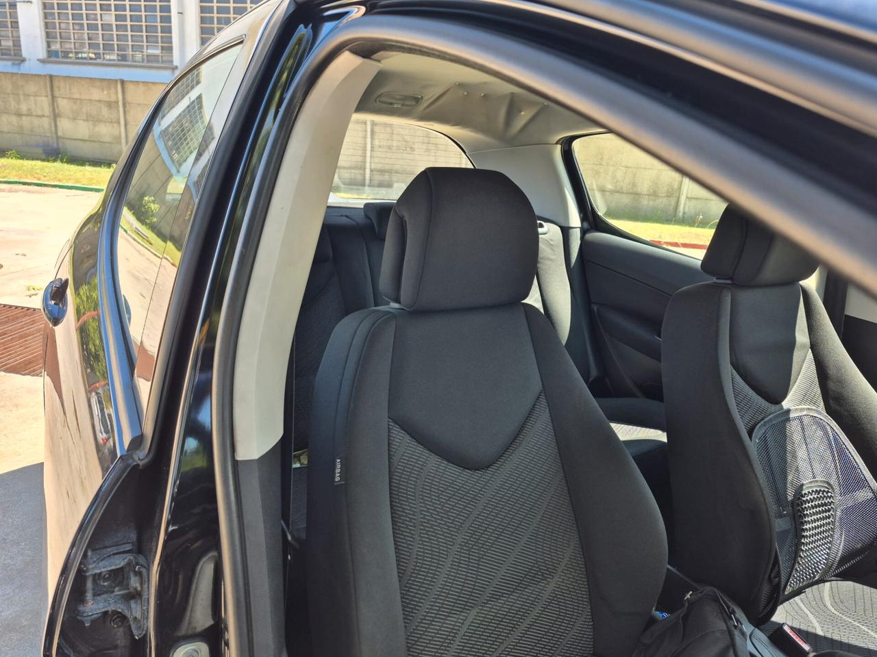Peugeot 308 1.4 95CV 5p. NEOPATENTATI