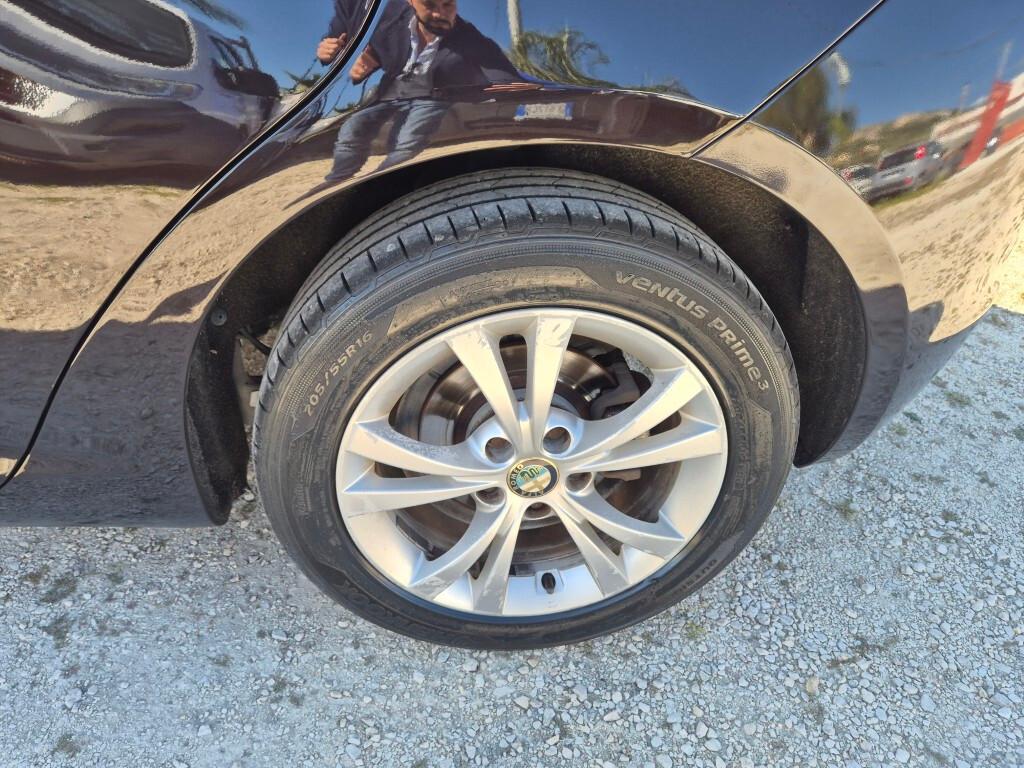 Alfa Romeo Giulietta 1.6 JTDm-2 105 CV Distinctive