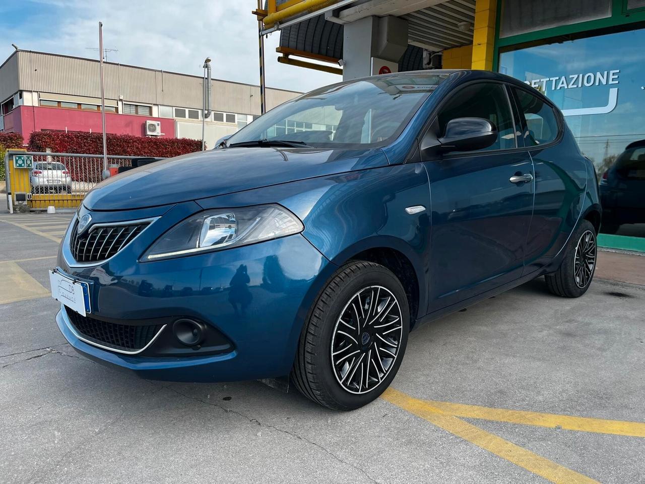 Lancia Ypsilon 1.0 FireFly 5 porte S&S Hybrid Silver Plus