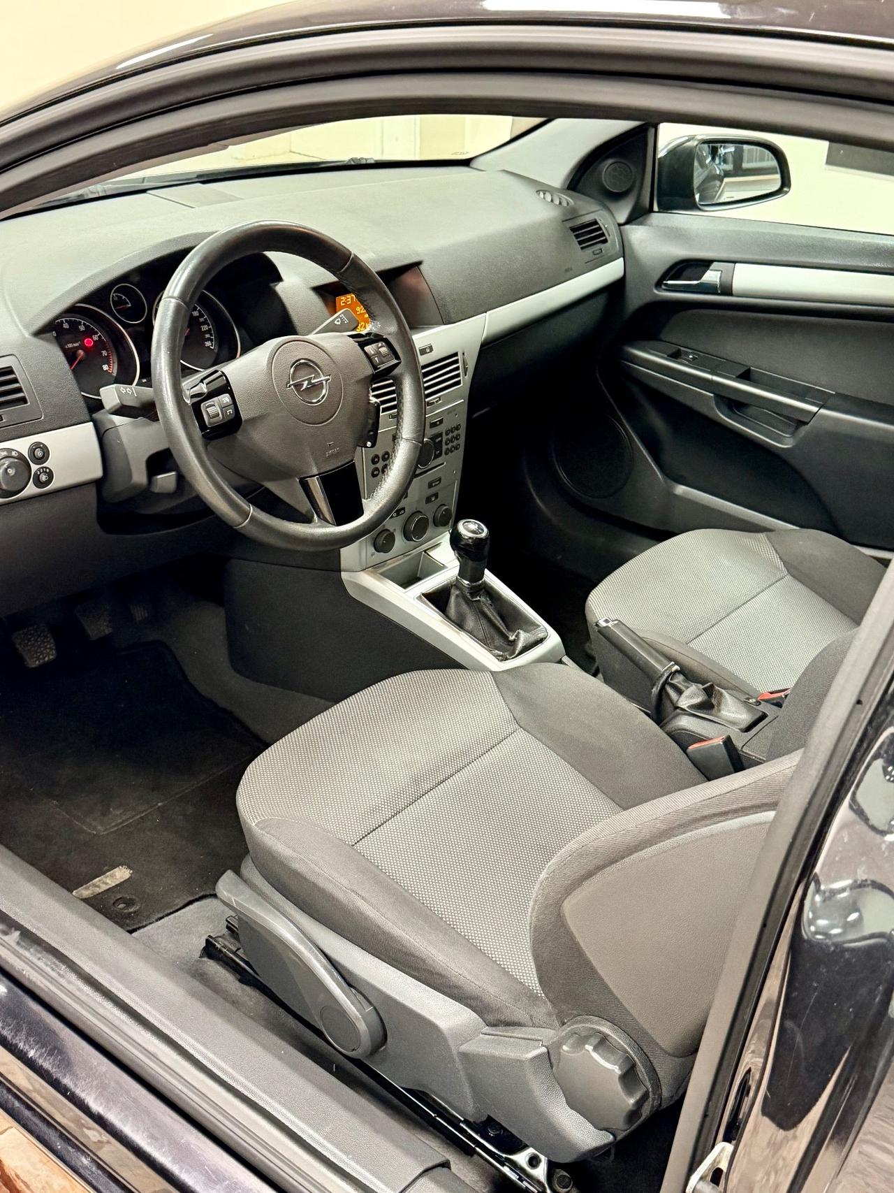 Opel Astra GTC 1.4 16V Twinport 3 porte Enjoy