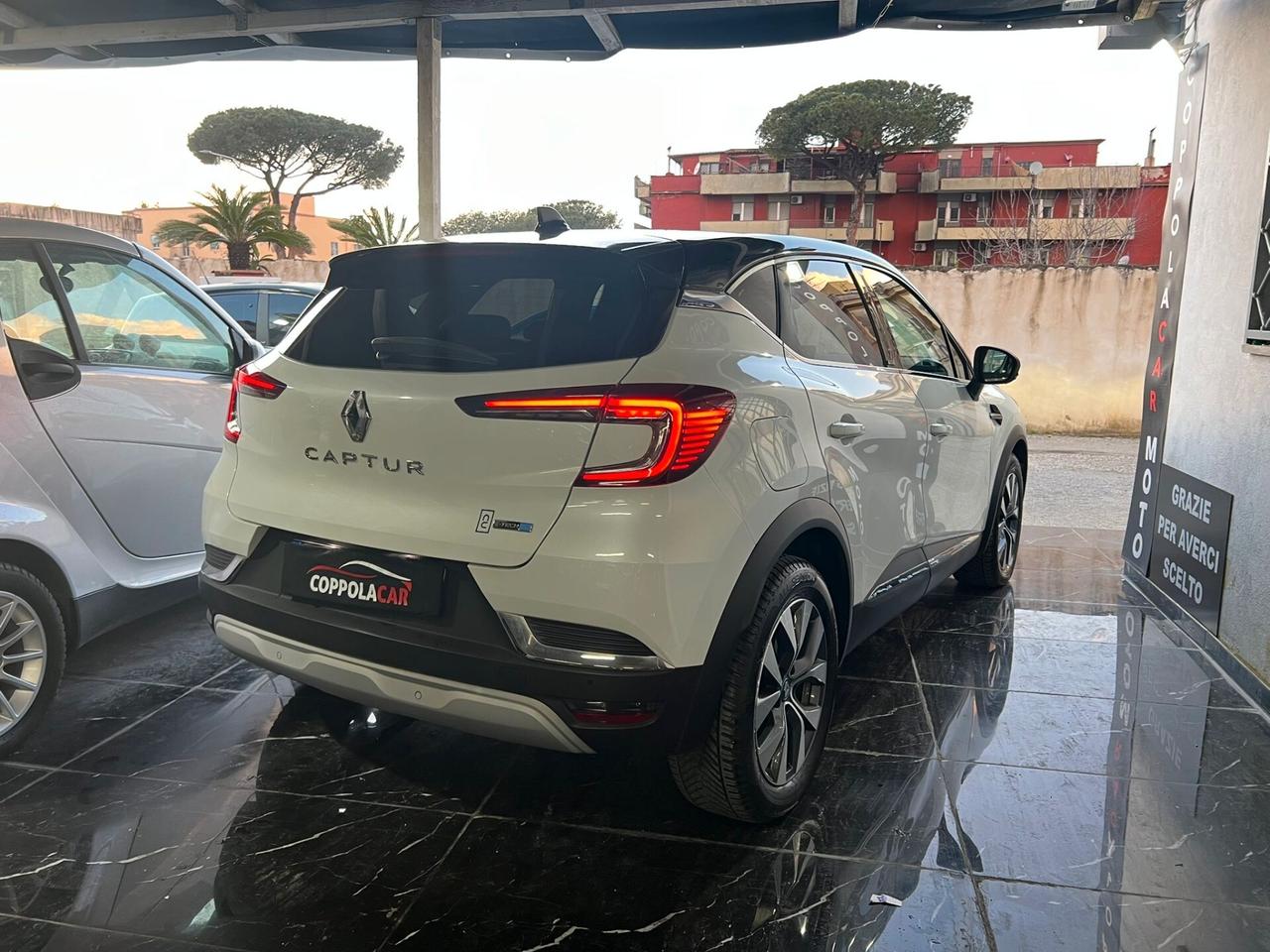 Renault Captur Plug-in Hybrid E-Tech 160 CV Initiale Paris