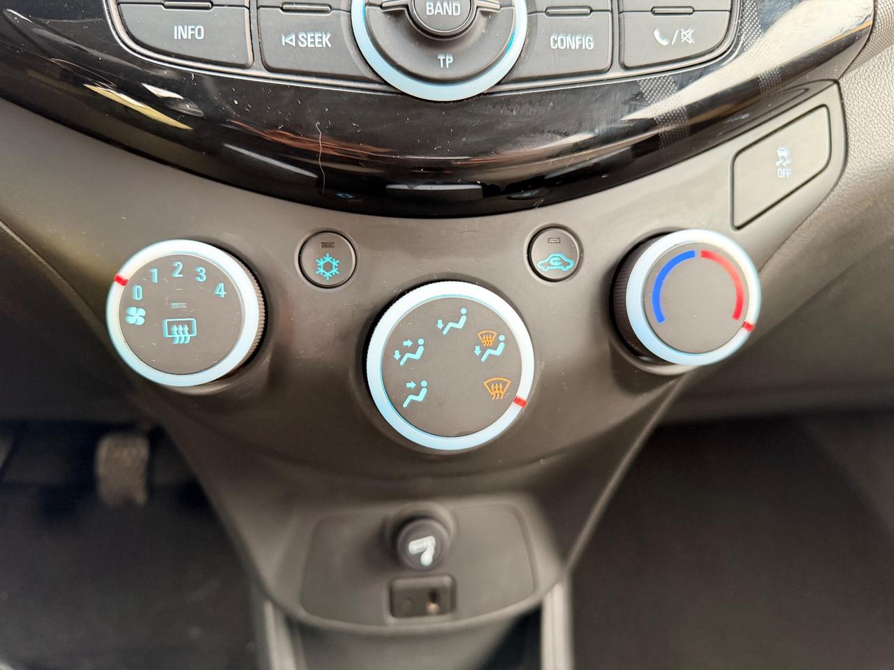 Chevrolet Spark 1.0 LT 77.000 KM