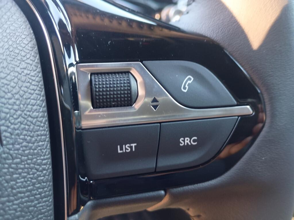 Peugeot 2008 1.2 100cv Allure