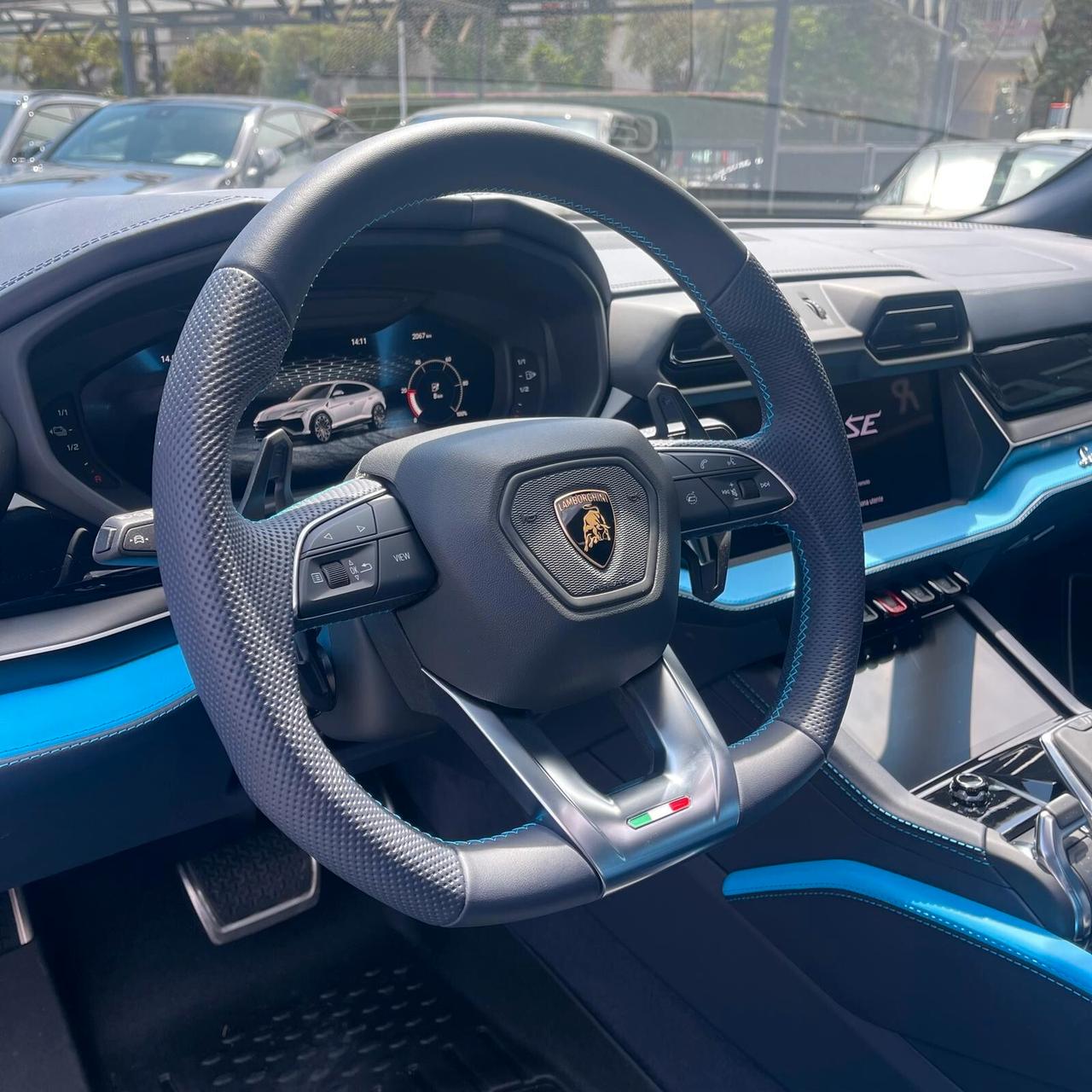 Lamborghini Urus 4.0 SE 2.000KM