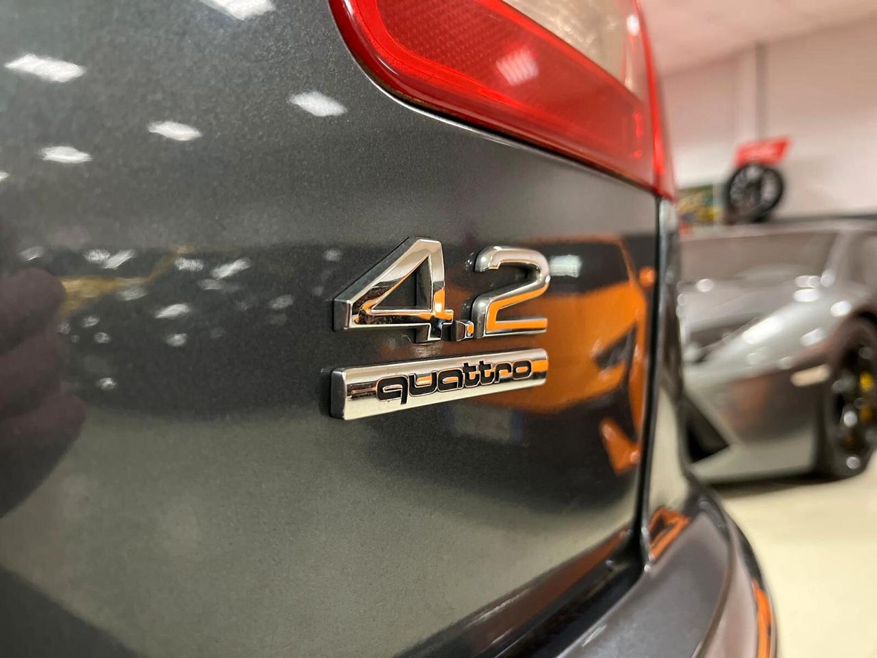 Audi A8 L 4.2 V8 FSI quattro tiptronic