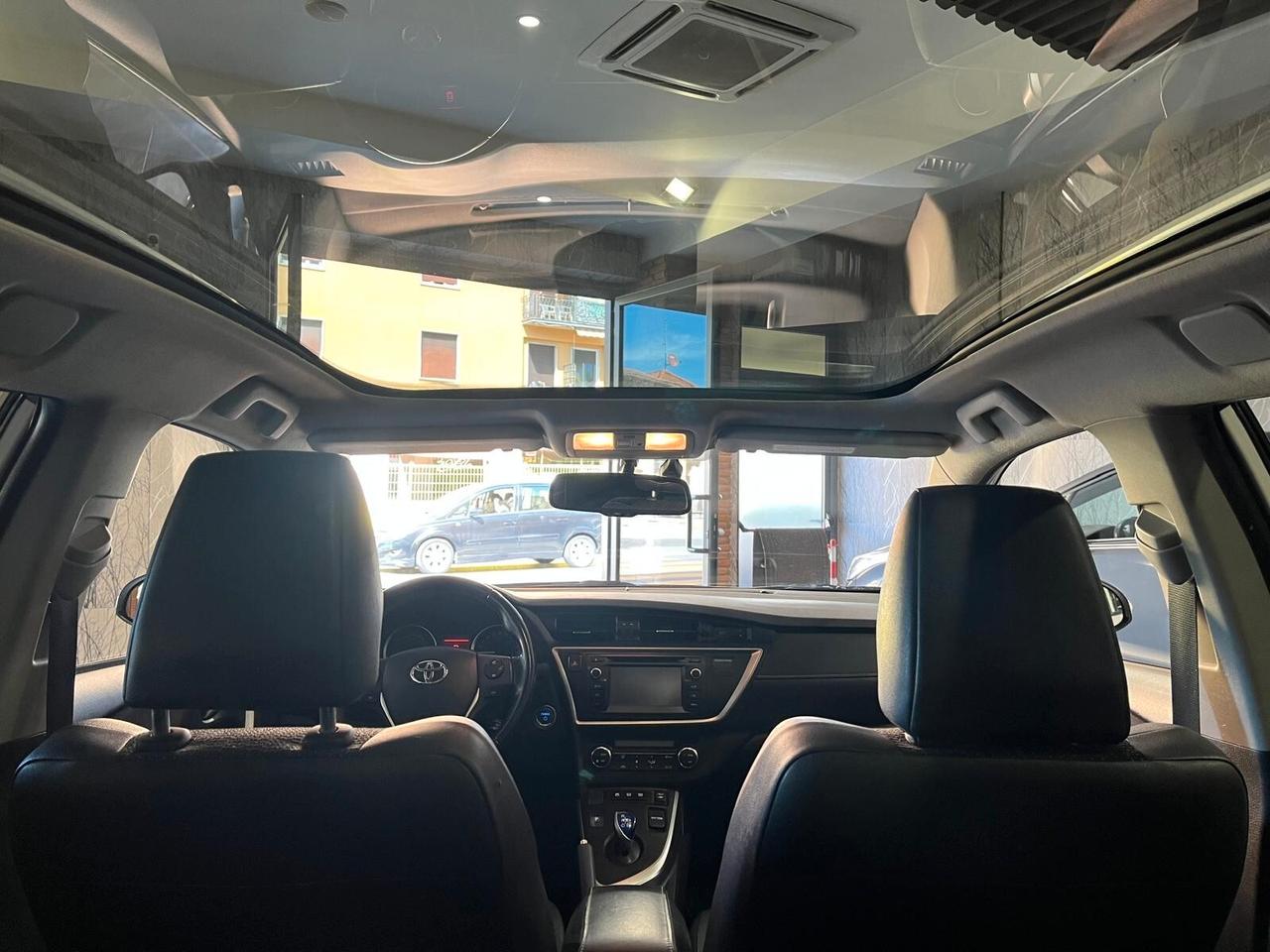 Toyota Auris Touring Sports 1.8 Hybrid Lounge