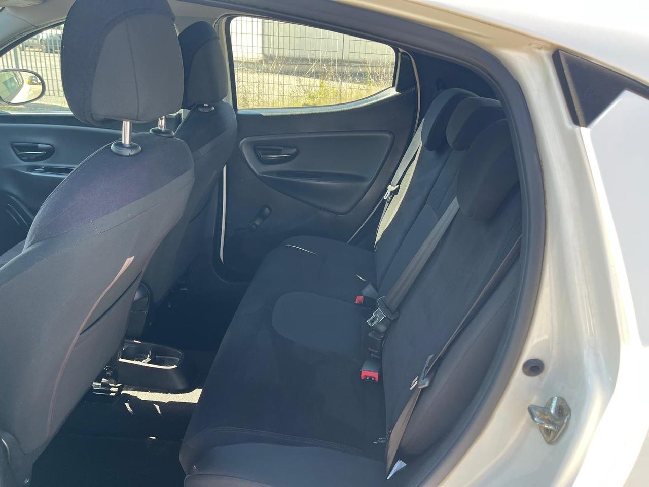 Lancia Ypsilon Platinum 110000 KM GARANZIA 12 m LEGGERE)