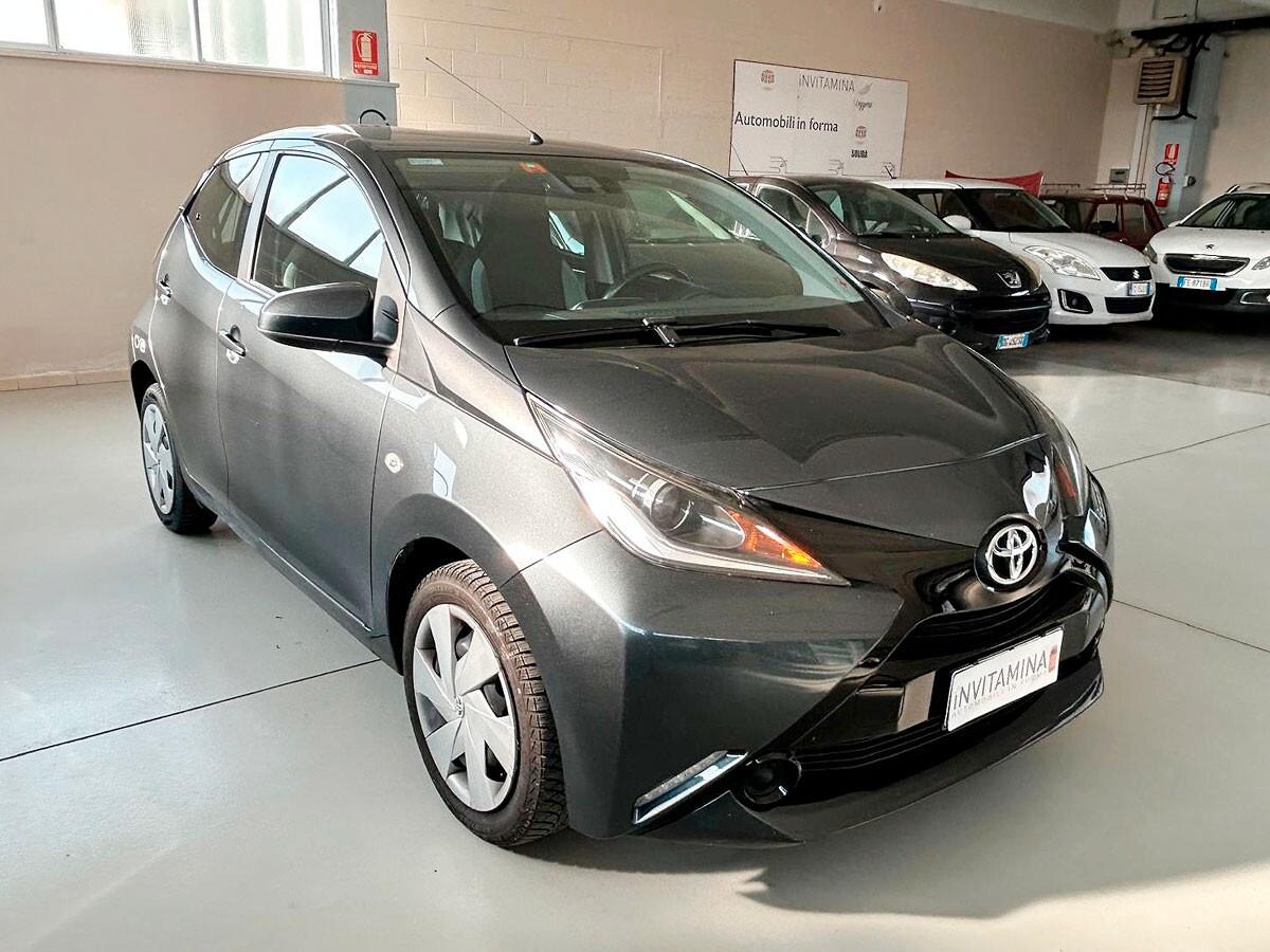 Toyota Aygo 1.0 VVT-i 69 CV 5 porte x-play