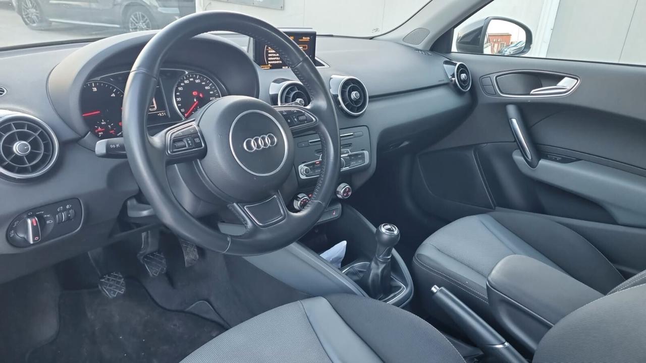 Audi A1 1.4 TDI Admired-90CV-66KW