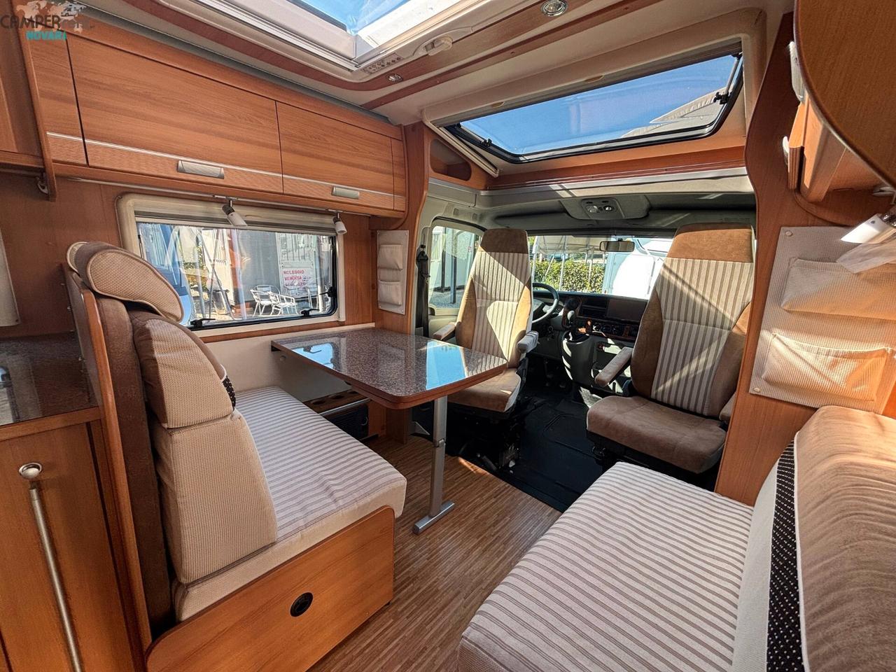 DETHLEFFS ESPRIT 7094 RT - Semintegrale con letto alla francese in coda