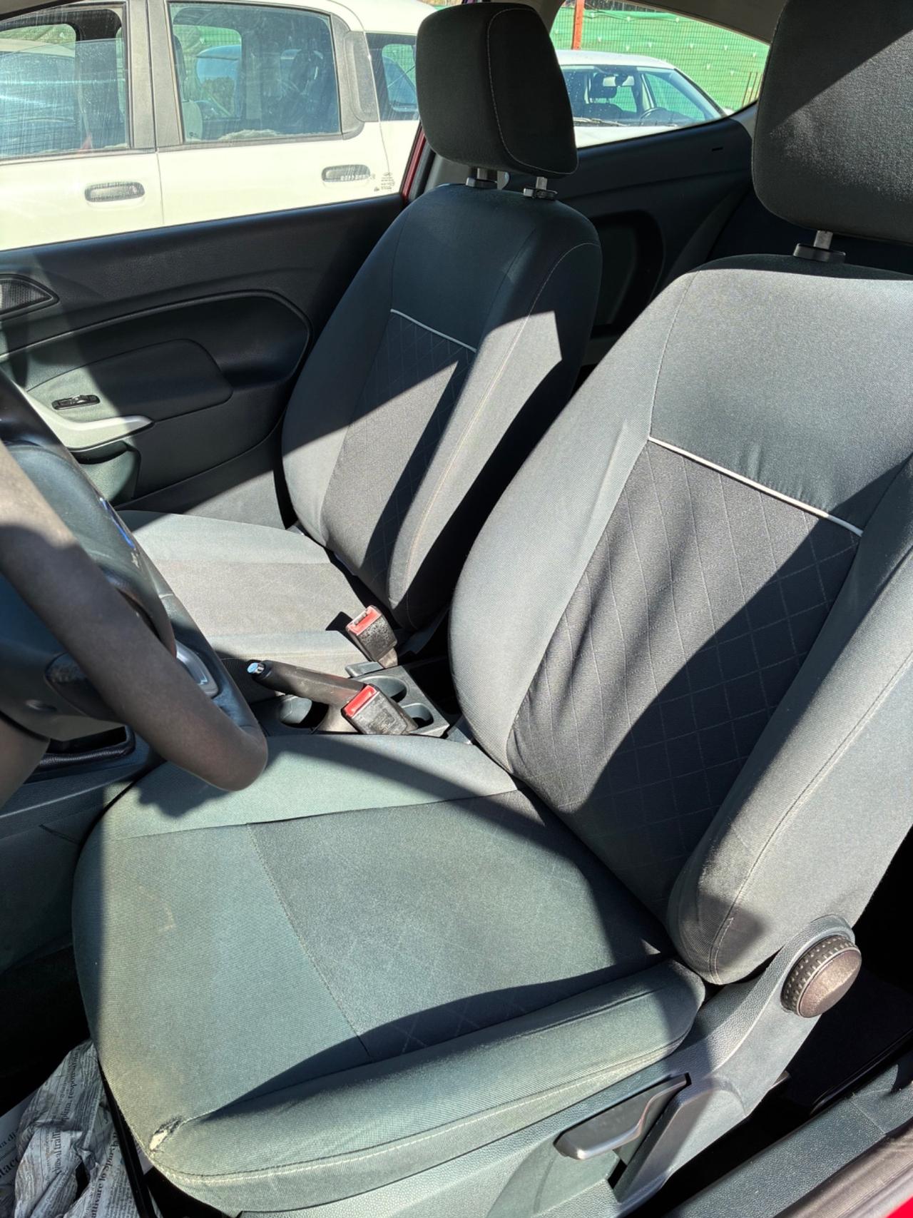 Ford Fiesta 1.4 TDCi 70CV 3 porte Titanium