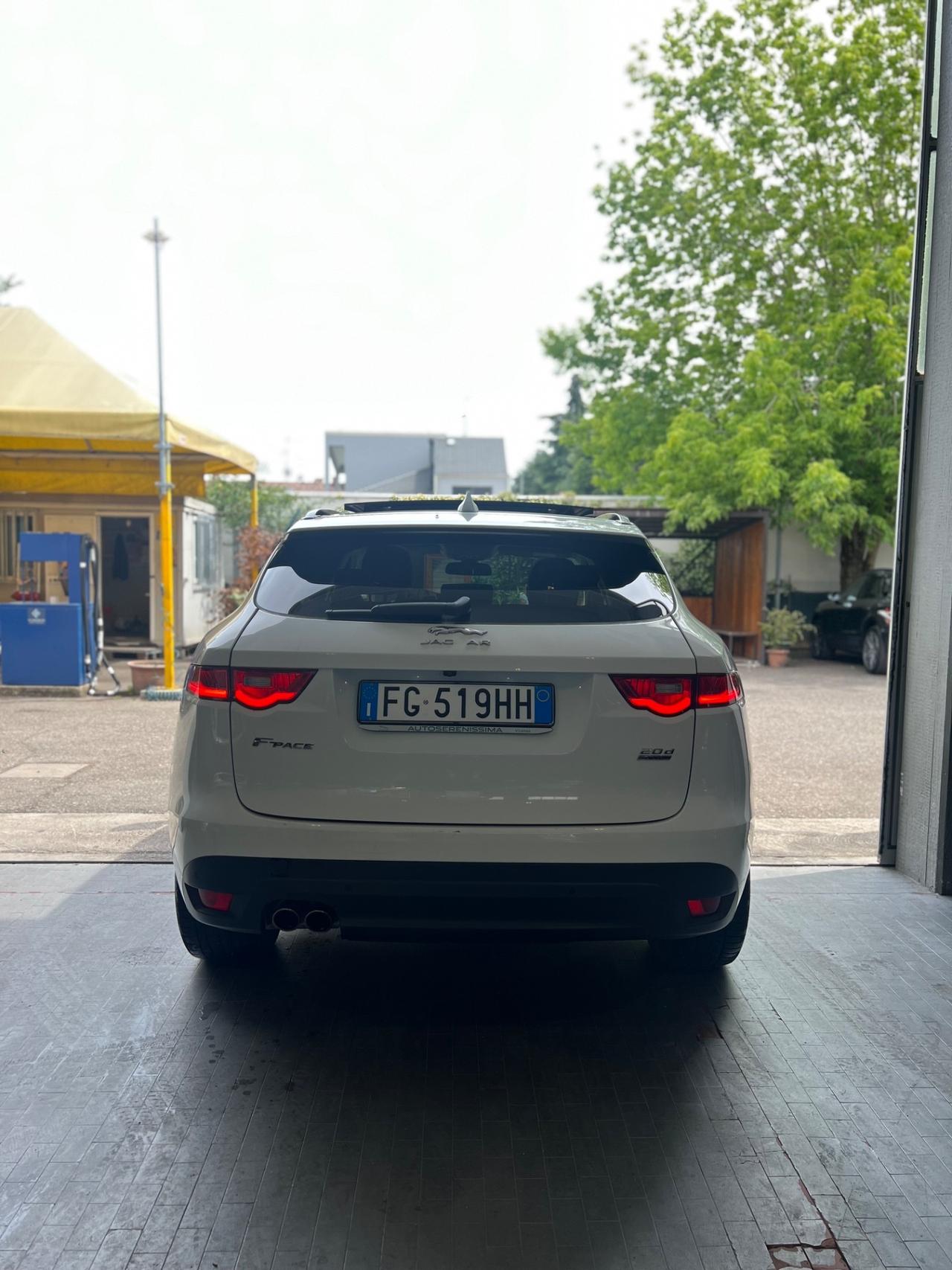 Jaguar F-Pace 2.0 D 180 CV AWD Portfolio