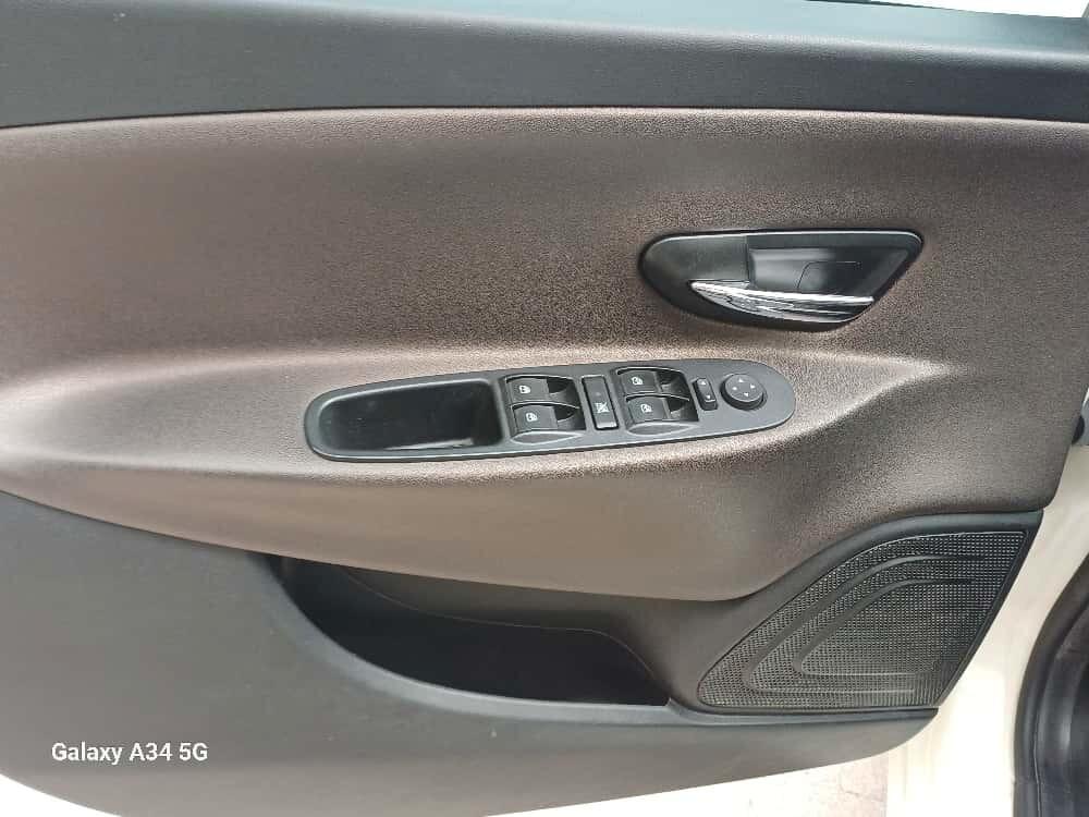Lancia Ypsilon 1.3 MJT 16V 95 CV 5 porte S&S Platinum
