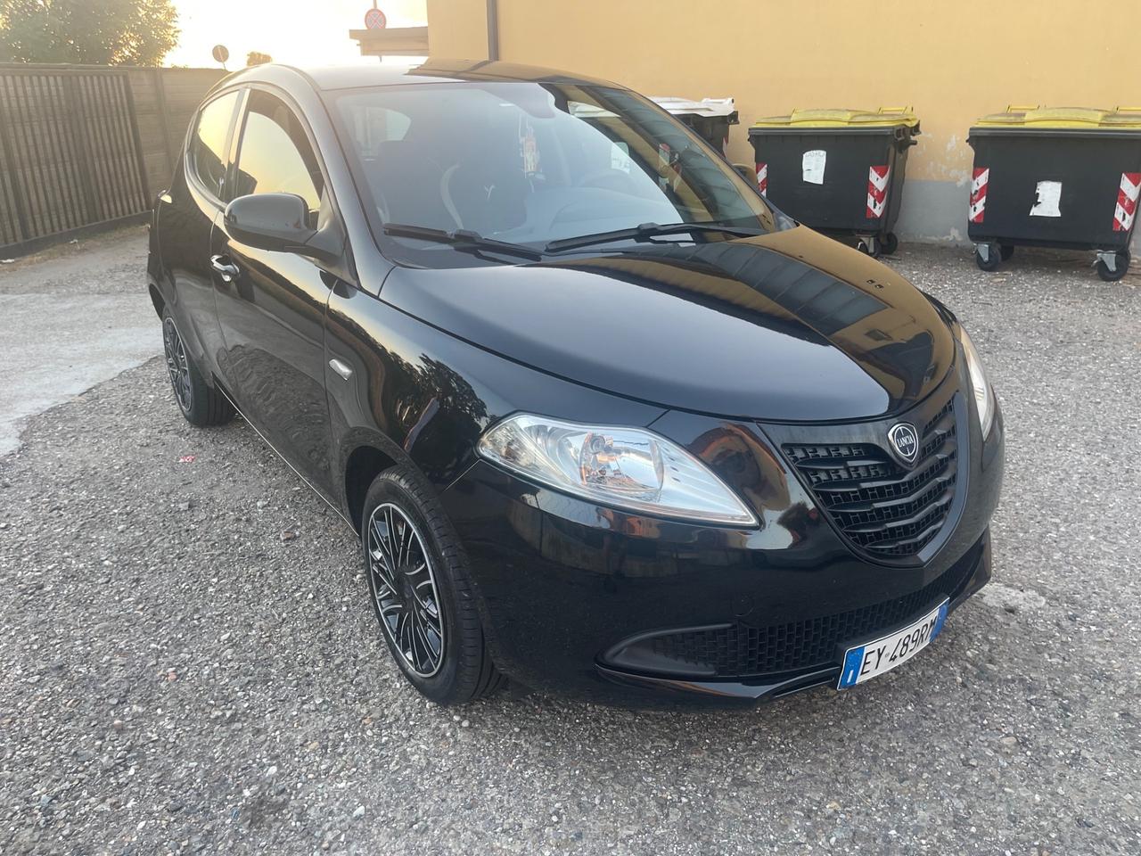 Lancia Ypsilon 1.2 69 CV 5 porte GPL Ecochic Gold