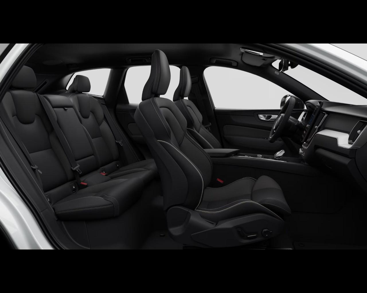 VOLVO XC60 Plus Dark B5 AWD AUTO PREZZO PREMO FINO A FINE MESE