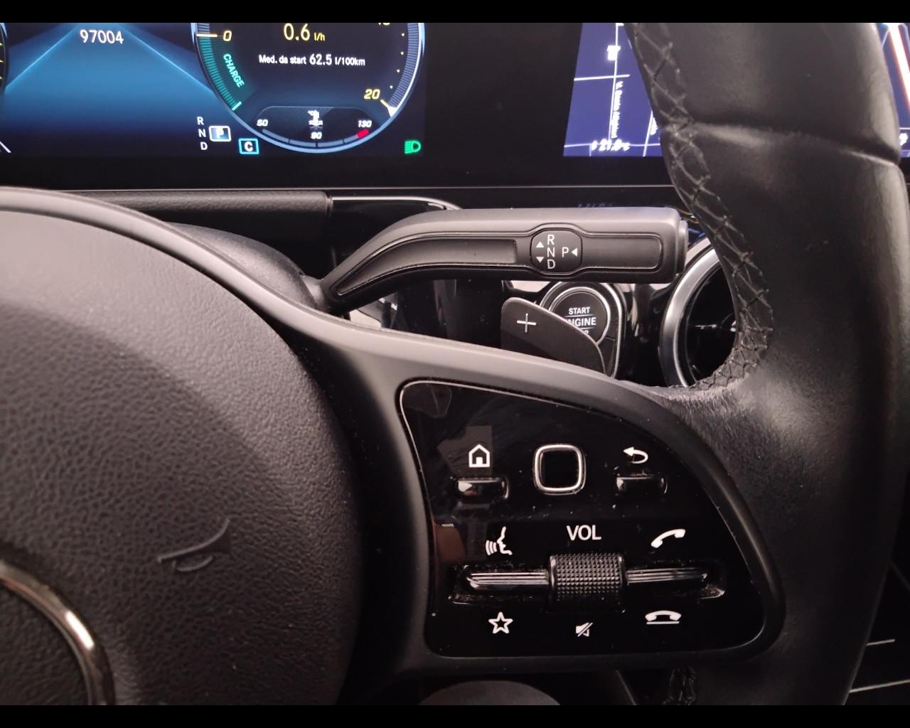 Mercedes-Benz Classe B - W247 2018 - B 180 d Sport auto