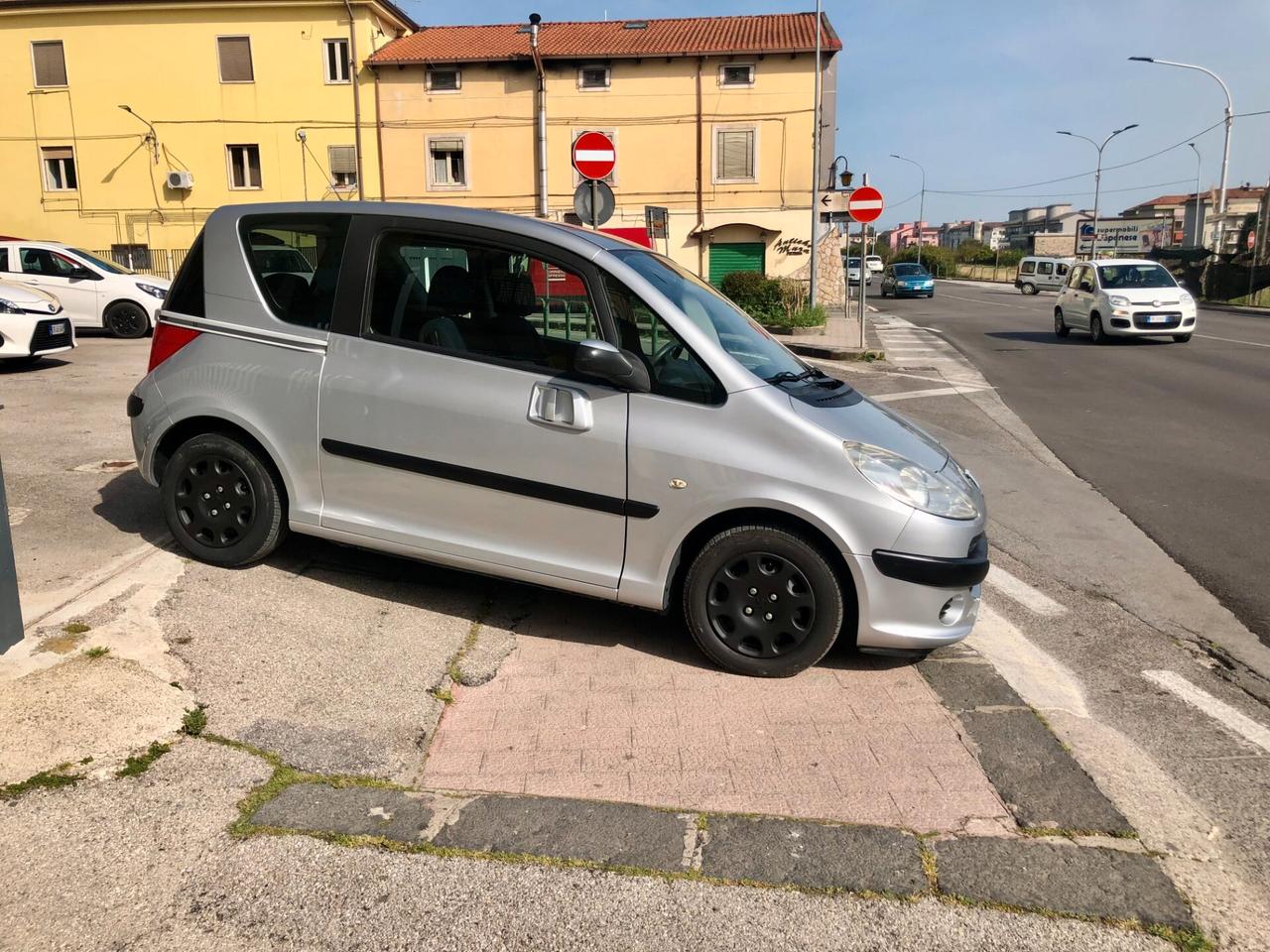 Peugeot 1007 ADATTA A NEO PATENTATI