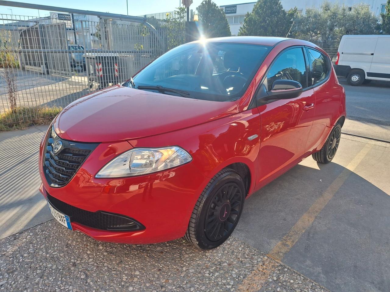 Lancia Ypsilon 1.2 69 CV 5 porte Platinum