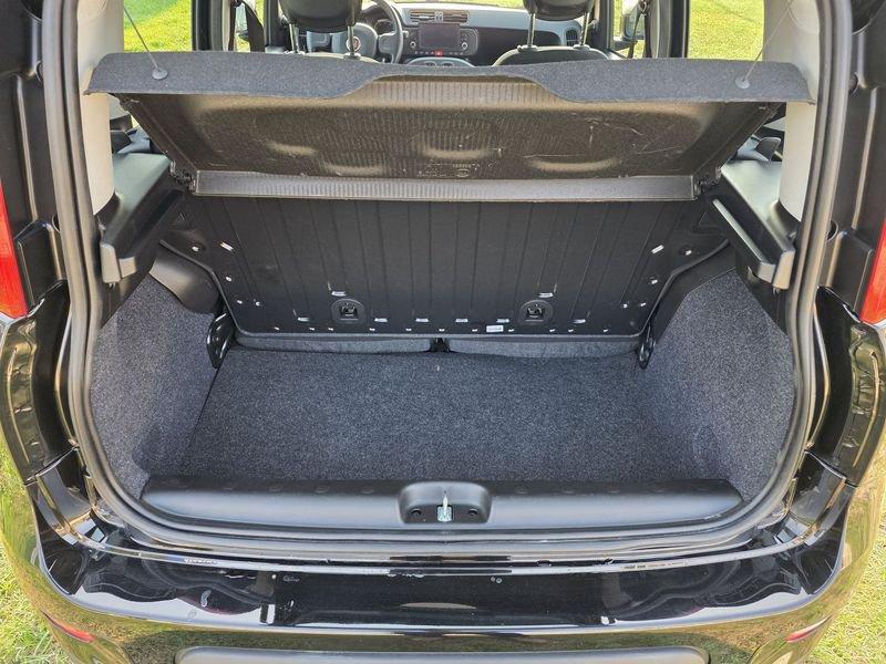 FIAT Panda Panda 1.0 FireFly Hybrid Touchscreen BT e NAVI