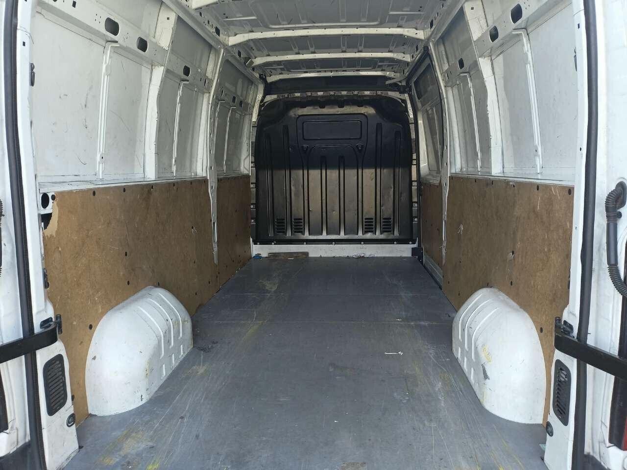 Renault Master T35 2.3 dCi 130 PL-TM NETTO