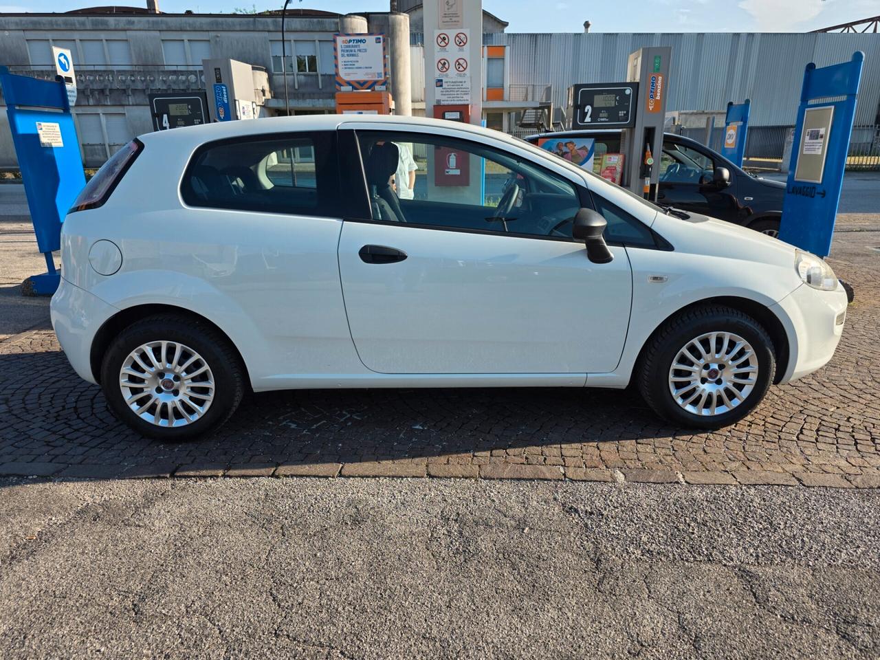 Fiat Qubo 1.3 MJT 75 CV Autocarro Van 4 posti con 287.000km