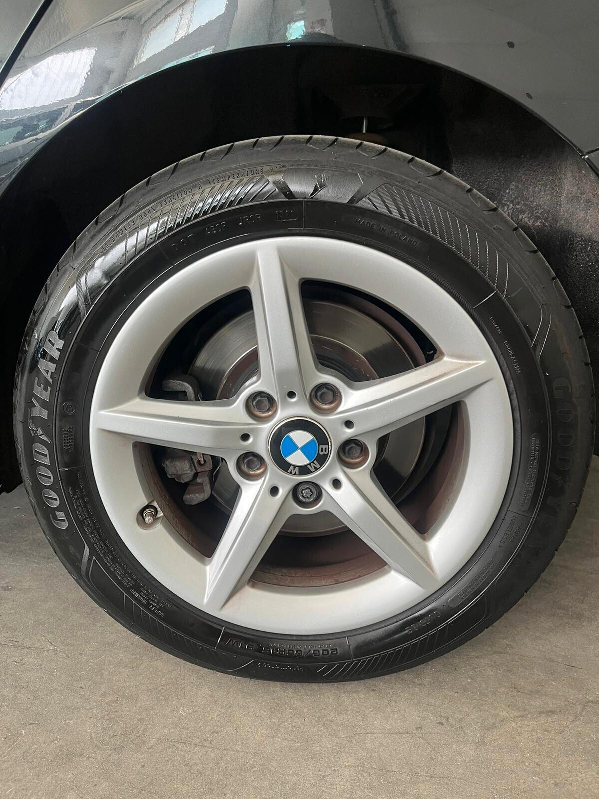 Bmw 120 120i 5p. Advantage